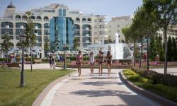 Sunset Resort*****